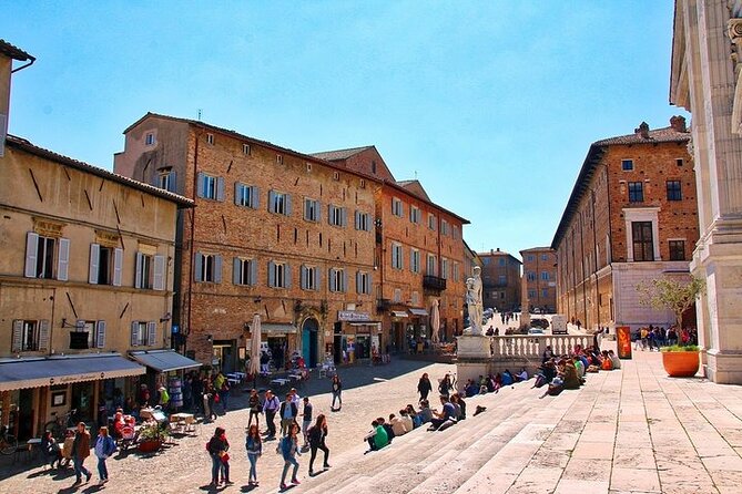 Urbino Private Walking Tour - Group Size and Accessibility