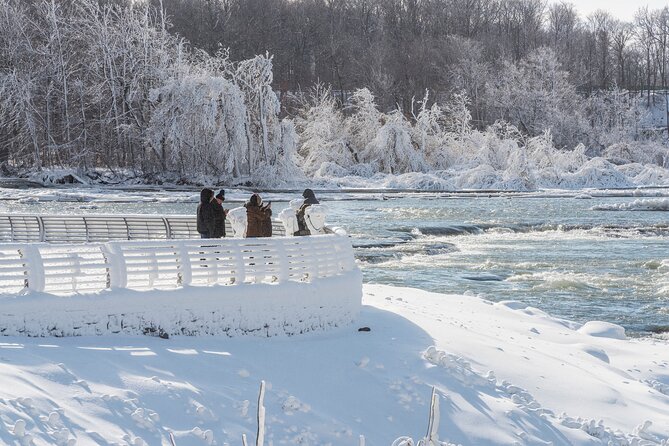 USA Winter Journey: Crossing Borders to Experience Niagara Falls - Visiting the Power Vista Visitor Center