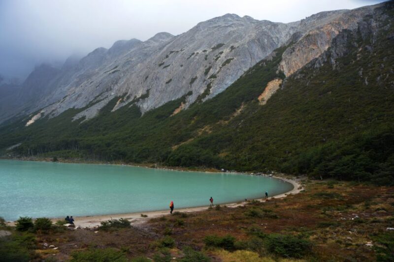 Ushuaia: Esmeralda Lagoon Hiking Tour With Lunch and Drinks - Experience Highlights