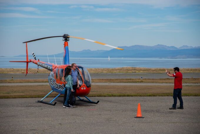Ushuaia: Helicopter Scenic Flight - Champagne Toast