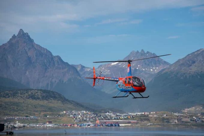Ushuaia Scenic Flight | 7 Minutes - Language Options