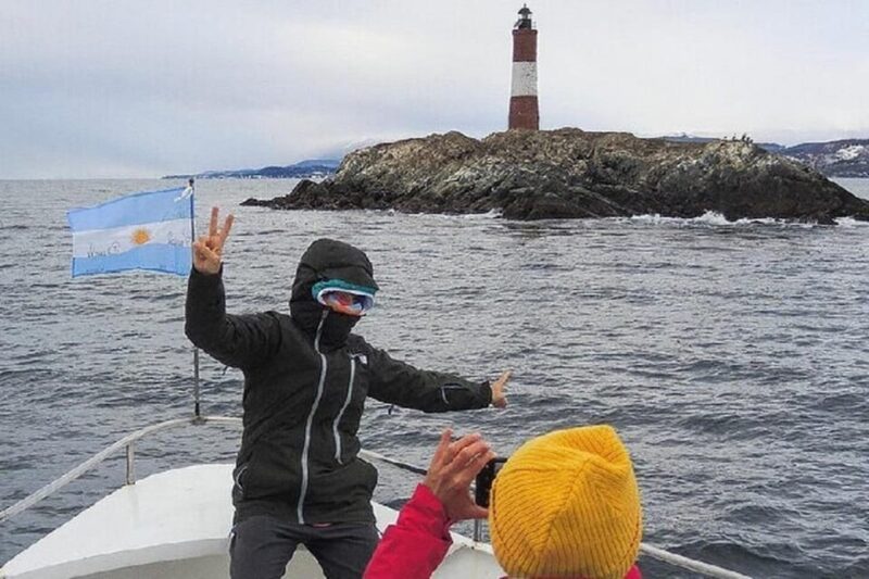Ushuaia: Yacht Navigation in Beagle Channel and Lighthouse - Inclusions