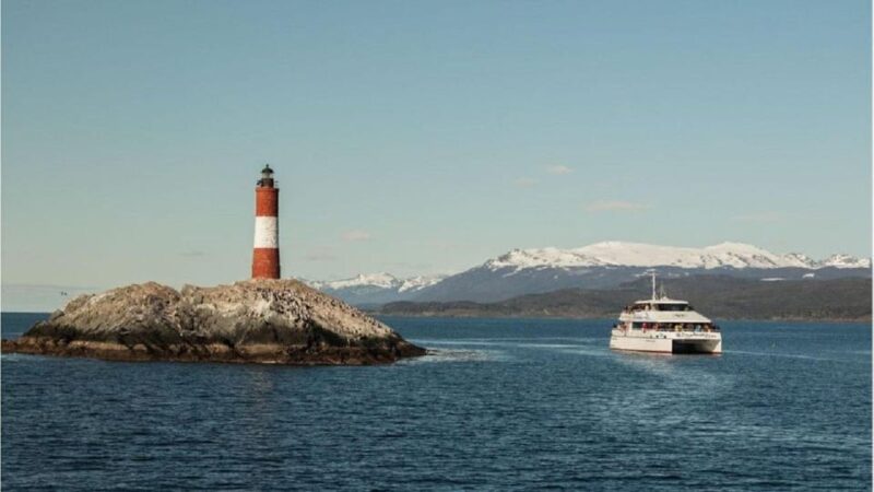Ushuaia: Yacht Navigation in Beagle Channel and Lighthouse - Important Information