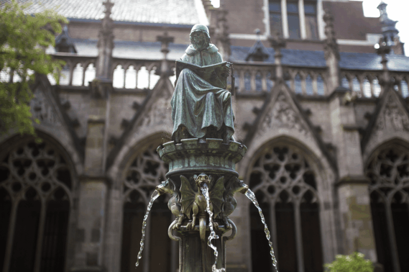 Utrecht: First Discovery Walk and Reading Walking Tour - Tour Route and Key Locations