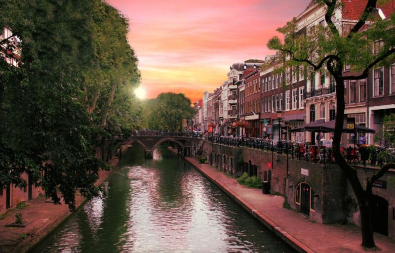 Utrecht: Guided Highlights Walking Tour - Key Stops Explored