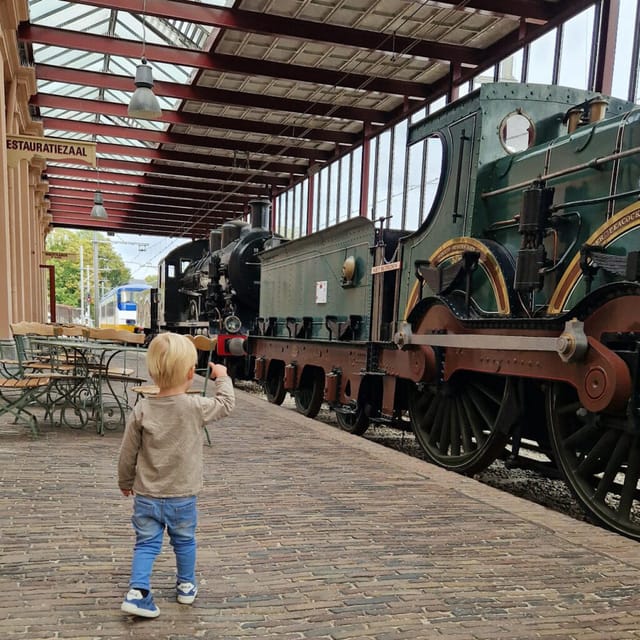 Utrecht Walking Tour - De Haar Castle