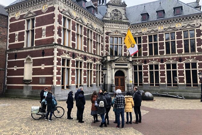 Utrecht Walking Tour With a Local Comedian as Guide - Inclusions