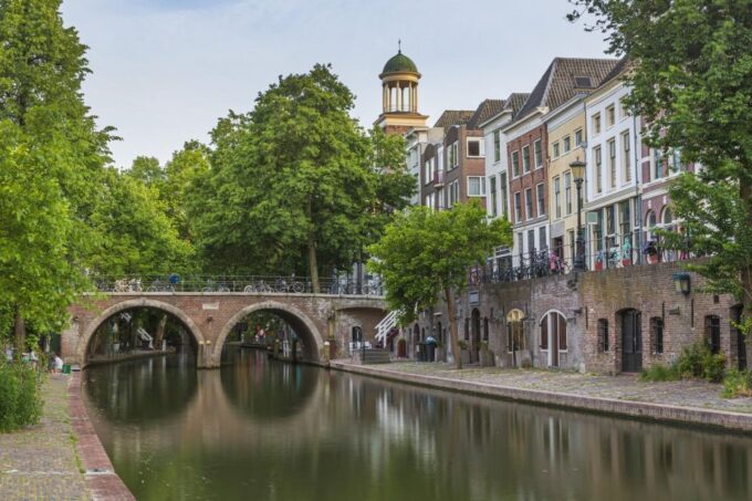 Utrecht: Walking Tour With Audio Guide on App - Tour Features and Accessibility
