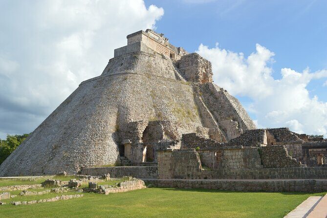 Uxmal Archeological Site Guided Walking Tour with Entry Fee - Introduction to the Uxmal Tour