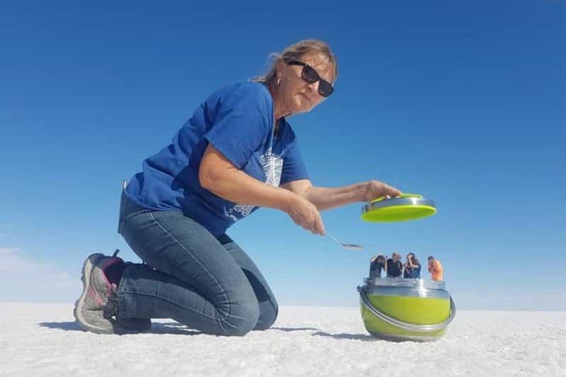 Uyuni: 3-Days Salt Flats and Desert Adventure Tour - Day 2: Salar De Chiguana