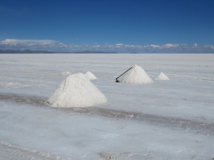 Uyuni: Full-Day Salt Flats Tour With Overnight Hotel Stay - Getting to Uyuni