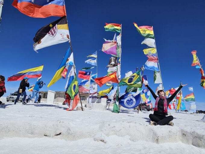Uyuni: Isla Incahuasi & Uyuni Salt Flats Full-Day Jeep Tour - Transportation and Guide