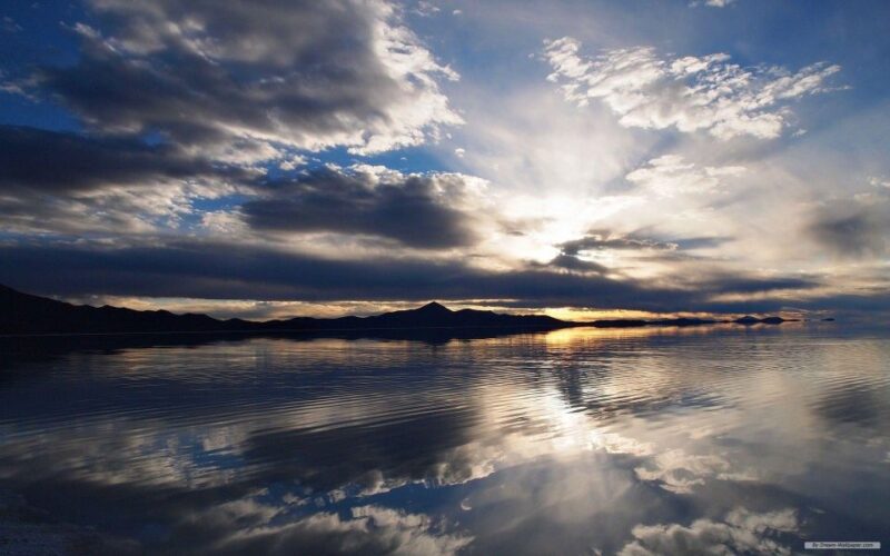 Uyuni Salt Flat Private Tour From Chile in Hostels - Guides and Language Options