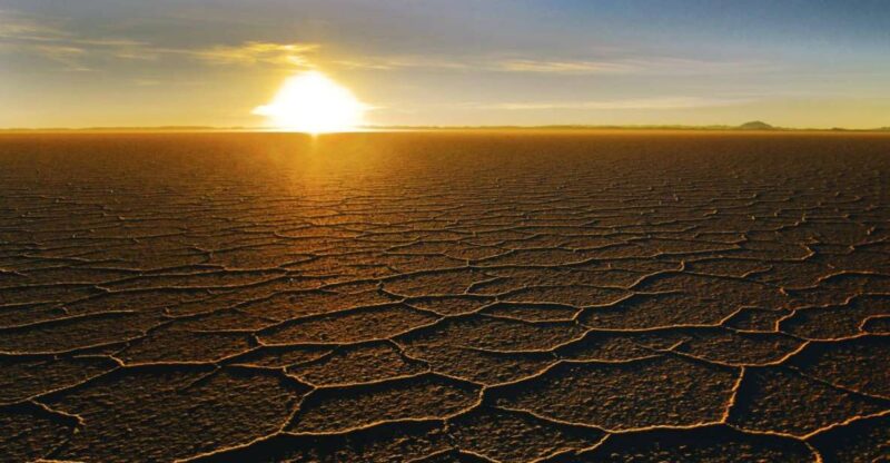 Uyuni Salt Flats 2-Day Tour From La Paz by Flight - Included Services