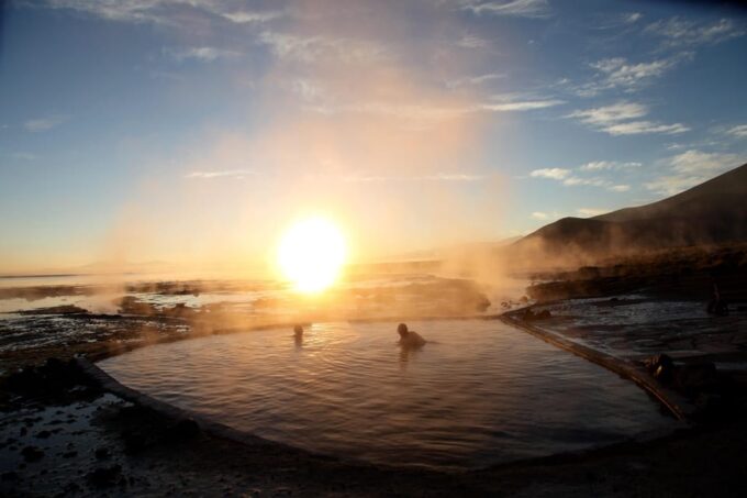 Uyuni Salt Flats 3D Tour + Transfer to San Pedro De Atacama - Exclusions