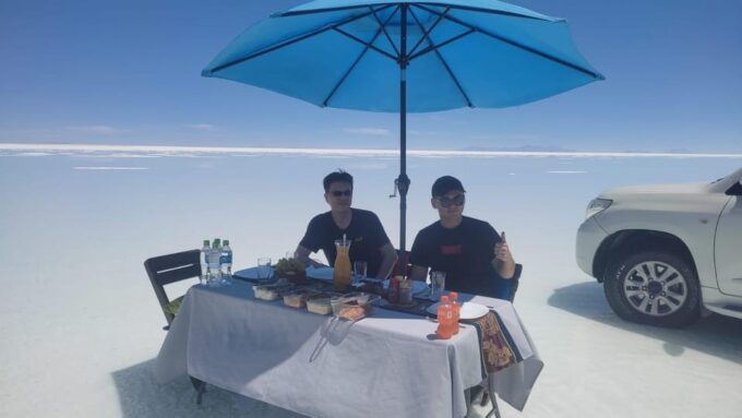 Uyuni: Salt Flats Day Tour With Lunch & Sunset - Recap