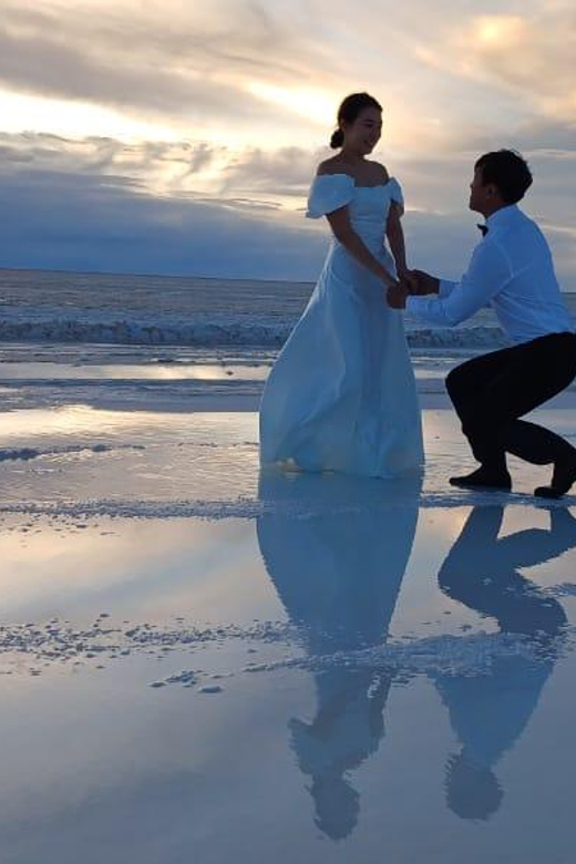 Uyuni: Salt Flats Day Tour With Sunset and Stargazing - Key Points