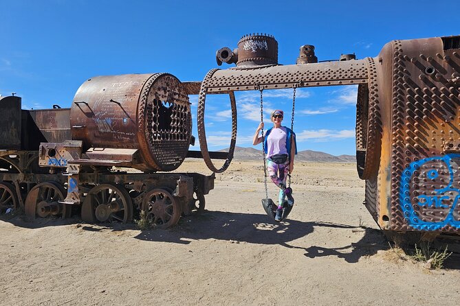 Uyuni Salt Flats Full Day With Bus Uyuni to La Paz - Inclusions and Exclusions