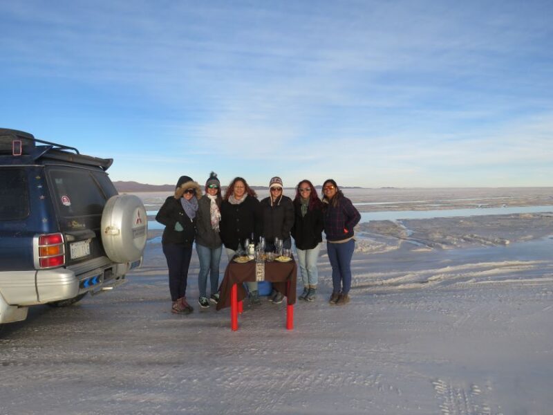 Uyuni: Starlight and Sunrise Salt Flats Tour - Experience Highlights