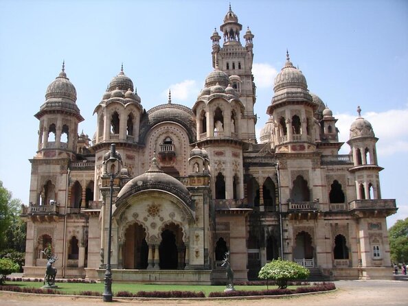 Vadodara Palace, Champaner & Pavagad Temple From Ahmedabad With Guide - Good To Know