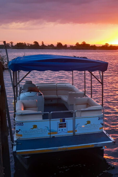 Valada: 1 Hour Boat Trip, Guided Tour - Trip Duration and Language