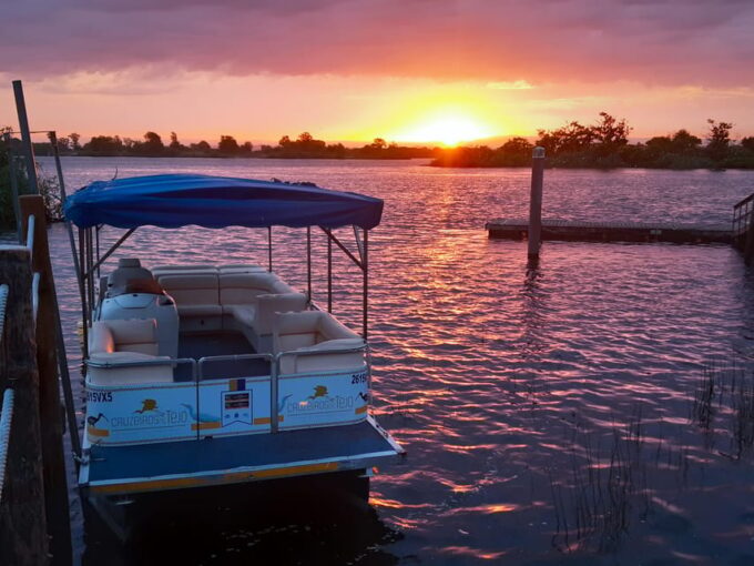 Valada: 2 Hour Boat Trip, Guided Tour + Wine Tasting - Accessibility and Mobility
