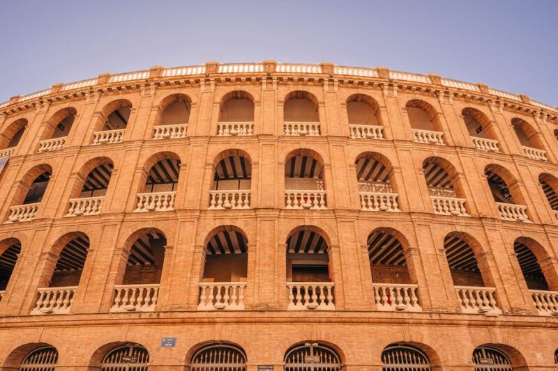 Valencia 1 Hour by Tuktuki: Essential and Private Tour - Key Points