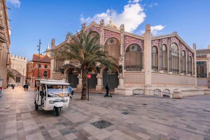 Valencia 1 Hour by Tuktuki: Essential and Private Tour - Plan Your Valencia Adventure
