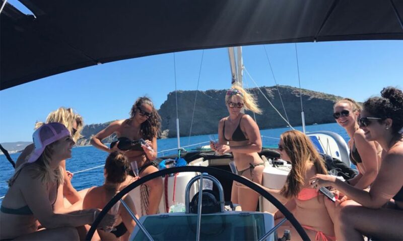 Valencia: 2-Hour Private Boat Cruise - Scheduling and Location