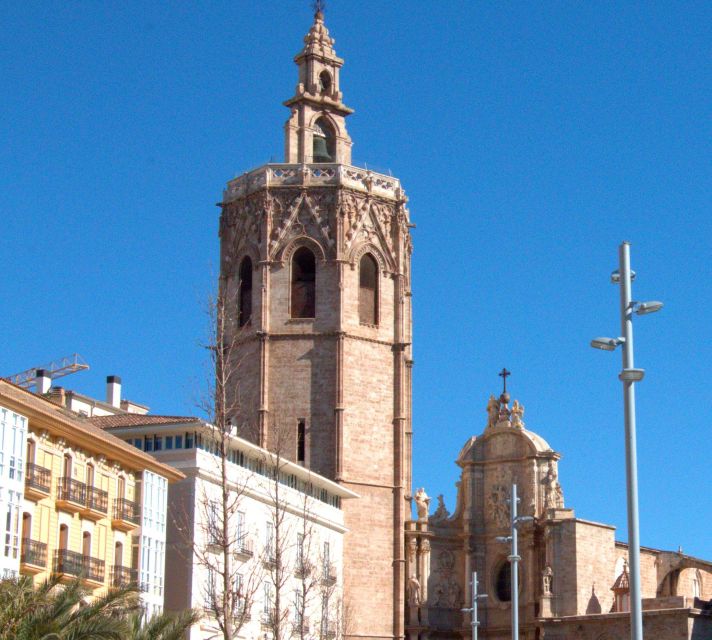 Valencia: Between Two Gates Self-Guided Smartphone Tour - Experience Highlights