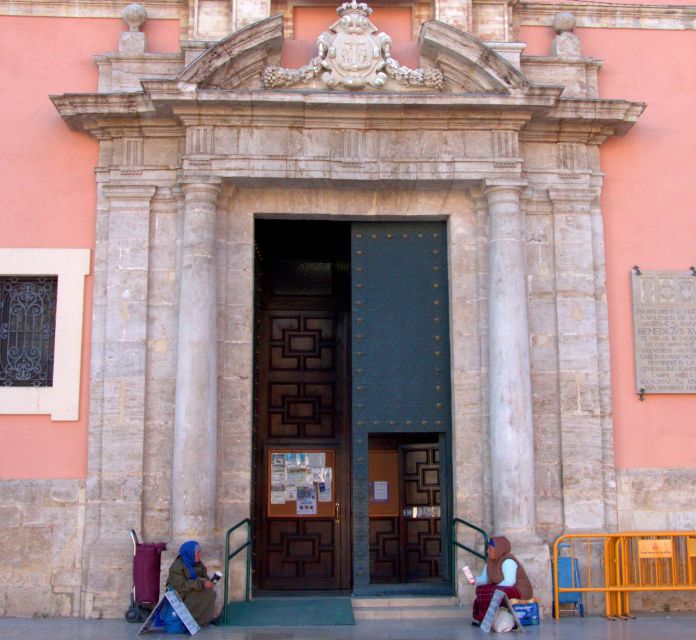 Valencia: Between Two Gates Self-Guided Smartphone Tour - Important Information