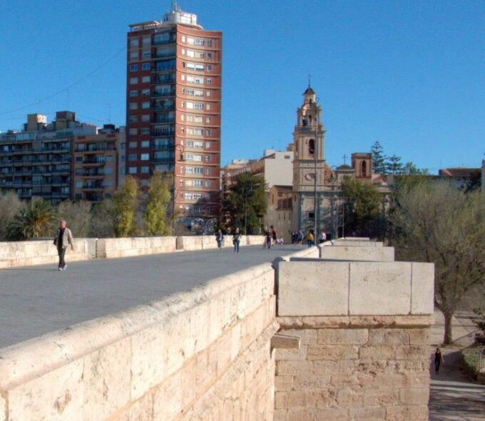 Valencia: Between Two Gates Self-Guided Smartphone Tour - Prepare for Your Tour