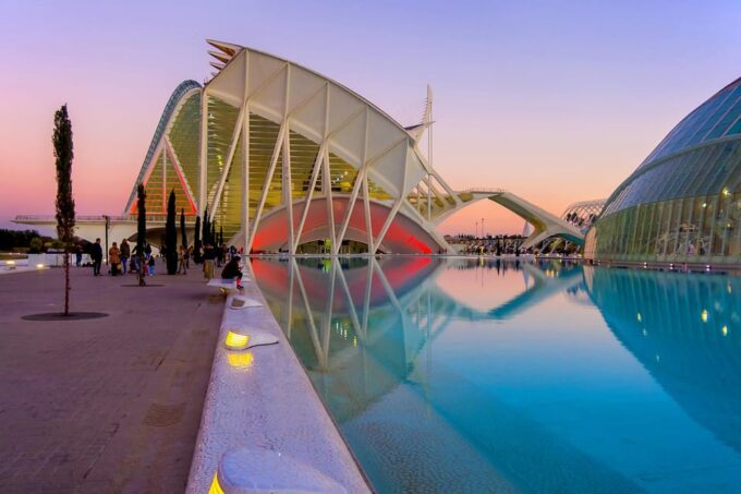 Valencia: Bike Tour of the Emblematic Sites of Valencia 25€ - Pricing and Availability