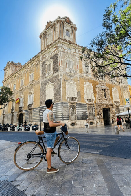 Valencia: Bike Tour of the Emblematic Sites of Valencia 25€ - Cancellation Policy