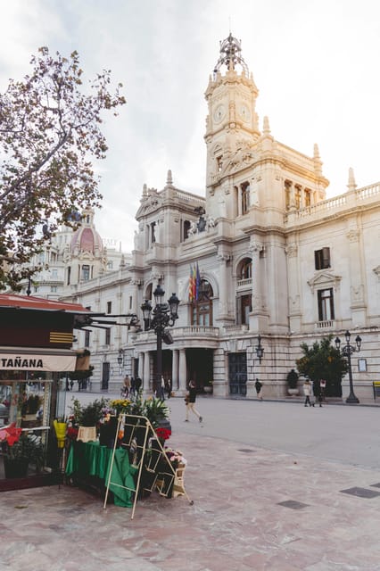 Valencia: Bike Tour of the Emblematic Sites of Valencia 25€ - Language Options