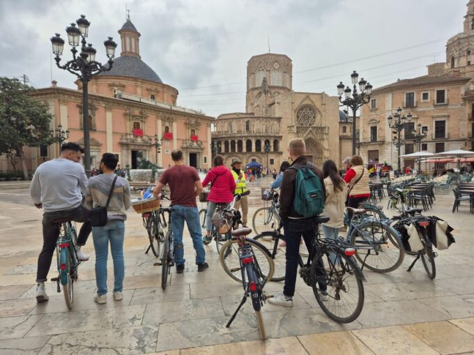 Valencia, Bike Tour of the Entire City With a Local Guide - Duration and Price