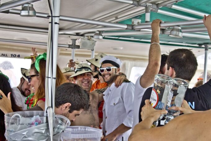 Valencia: Catamaran Party Boat - Departure and Arrival