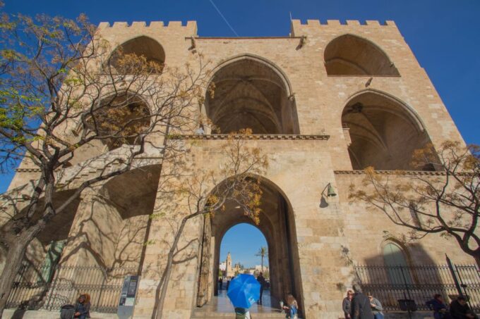Valencia: Cathedral, St Nicholas, and Lonja De La Seda Tour - Frequently Asked Questions