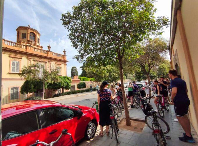 Valencia: City Highlights Guided Bike Tour - Choose Private or Group