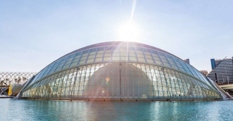 Valencia: City of Arts and Science 3D Movie at Hemisfèric - Architectural Highlights of Hemisfèric