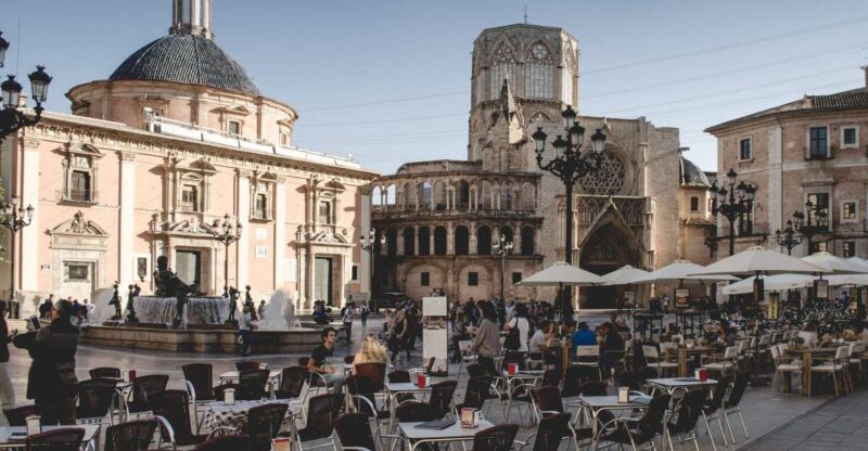 Valencia: Express Walk With a Local in 60 Minutes - Highlights of the Walk