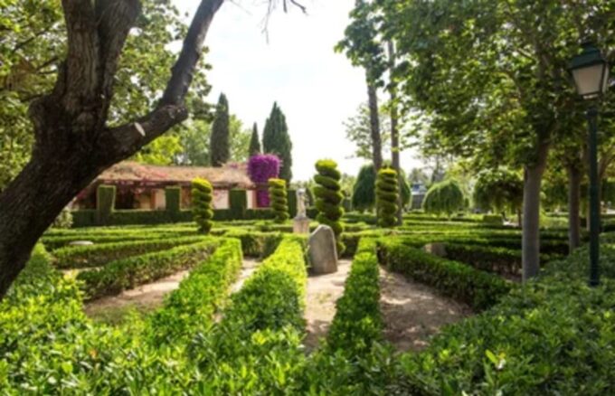 Valencia: Family Bike Tour; Walk Through Turia Gardens. - Frequently Asked Questions