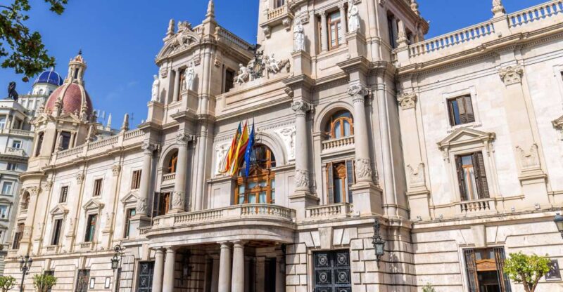 Valencia: First Discovery Walk and Reading Walking Tour - Experience Features