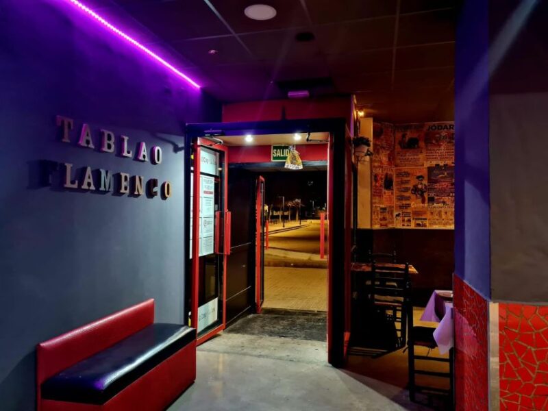 Valencia: Flamenco Dance Performance at Toro Y La Luna With Drinks or Dinner - Ticket Options