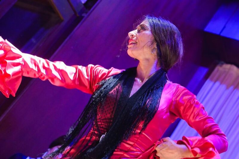 Valencia: Flamenco Show at La Linterna With Drink - Booking and Cancellation