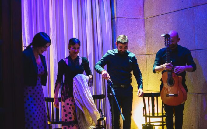 Valencia: Flamenco Show at La Linterna With Drink - Frequently Asked Questions