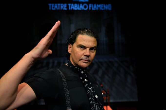 Valencia: Flamenco Show TEATRE TABLAO FLAMENCO in Teatro Talia - The Percussion: Energetic Rhythms Enveloping the Audience
