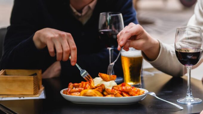 Valencia: Gourmet Tapas and Wine Self-Guided Tour - Beverage Selections