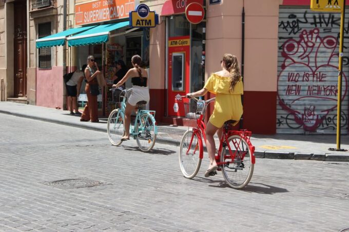 Valencia: Grand City Bike Tour on Bicycle, E-Bike or E-Step - Explore Valencias Old Town