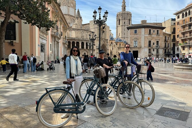 Valencia Guided Bike or E-Bike Tour in Small Group - Exploring Valencias Highlights